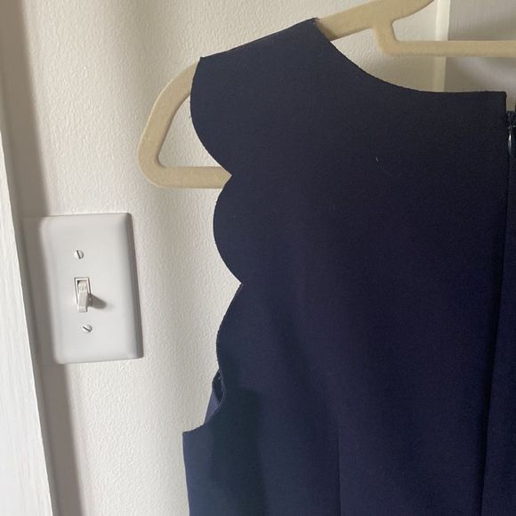 J.Crew Scalloped Shift Dress, navy, size 8 - Picture 3 of 5